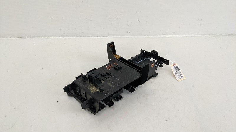 Body BCM Control Module Bracket 2020 Chevrolet Equinox 84789697 2018 2019