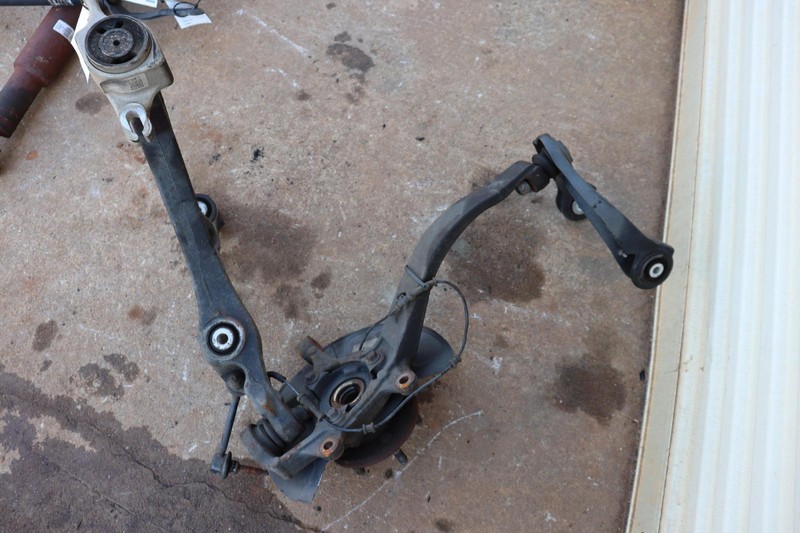 2013-2015 JEEP GRAND CHEROKEE 4X4 FRONT RIGHT SIDE SPINDLE KNUCKLE HUB ASSY OEM
