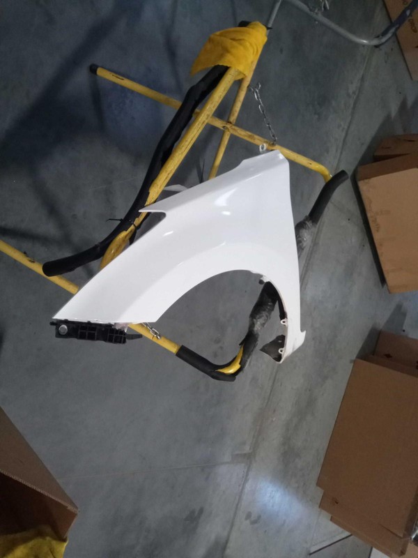 2015 Hyundai Elantra Left Fender White 582937 145K Miles FWD