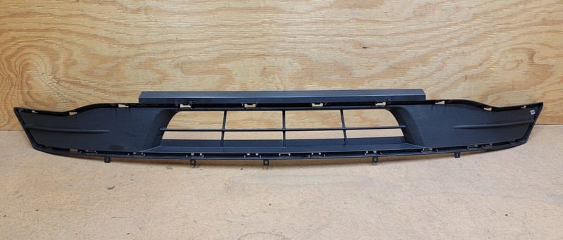 2018 2019 2020 2021 Ford Mustang Front Bumper Lower Grille OEM *