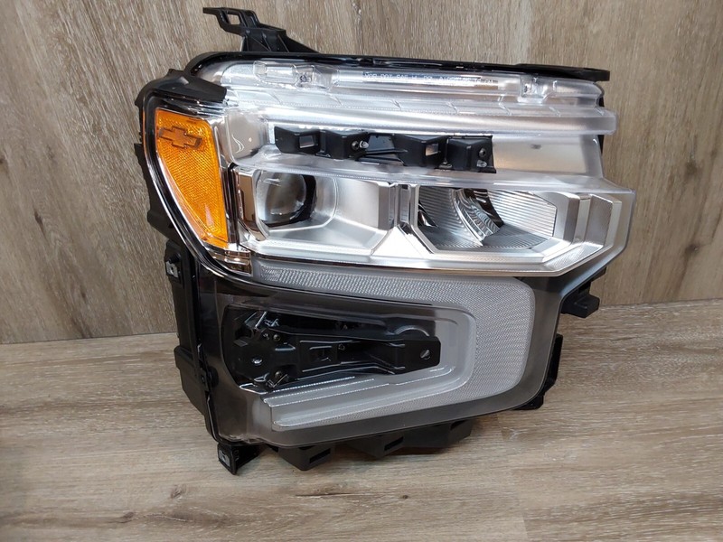 2022-23 CHEVROLET SILVERADO RH HEADLAMP ASSY OEM PART# 87828576