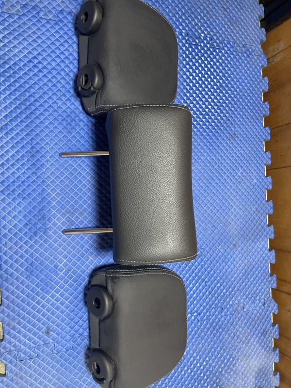 11-15 Kia Sorento Full Leather Black 2nd Row Headrest Set Oem Tested