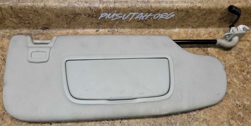 13 2014 2015 2016 OEM Ford Fusion Right Sun Visor Mirror Passenger Illumination