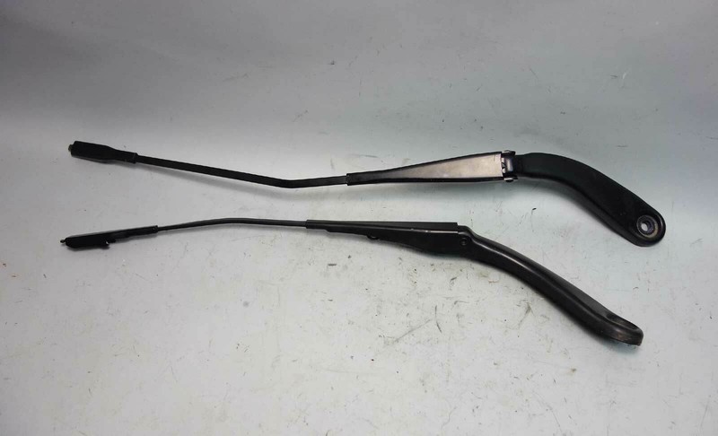 2012-2017 BMW F30 3-Series F31 4door Windshield Metal Wiper Arm Pair Left Right