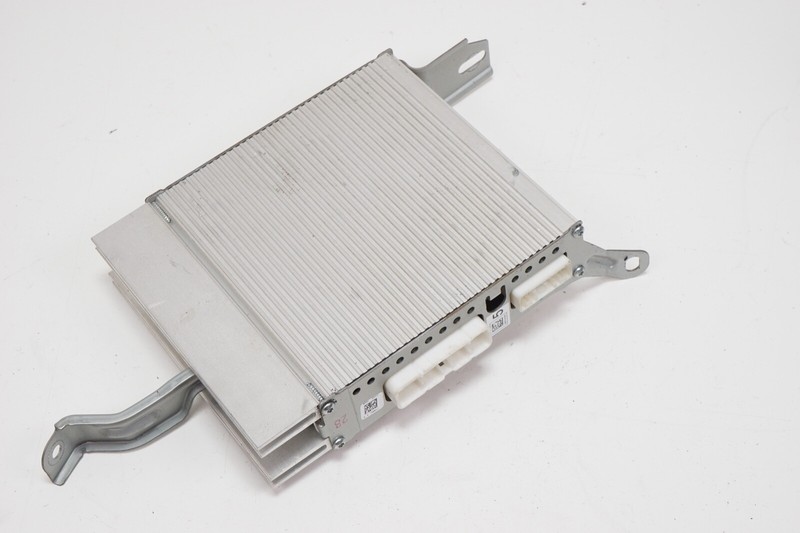 TOYOTA SOLARA Coupe Audio Amplifier AMP JBL Harman Becker OEM 2004 - 2006 *