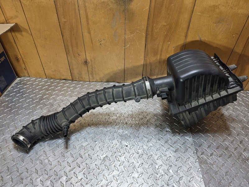 2004-2011 Ford Ranger Air Cleaner Box Assembly Tested Oem 3.0L