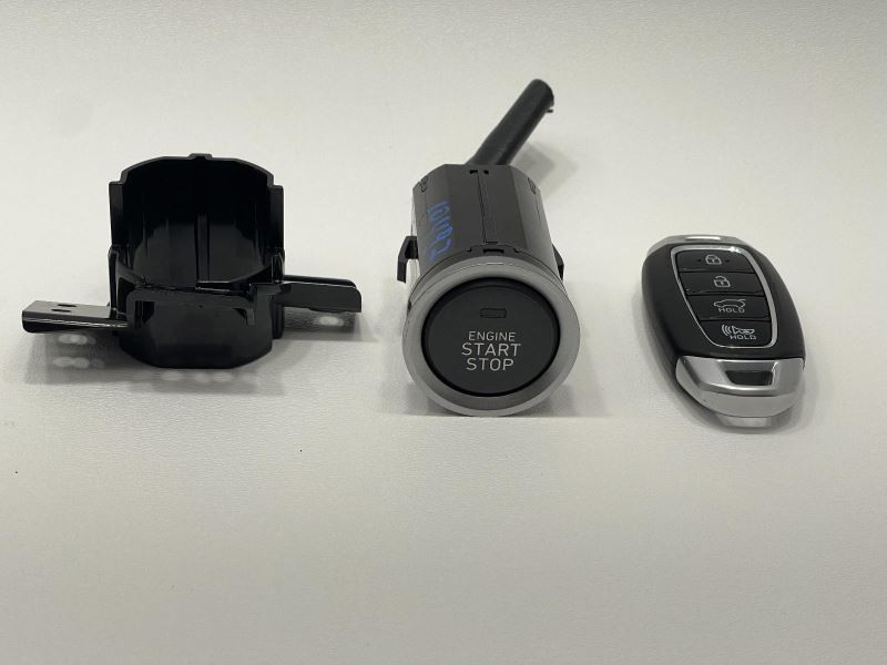 2018-2020 HYUNDAI KONA KEYLESS IGNITION SMART KEY W/4 BUTTONS KEY 53315