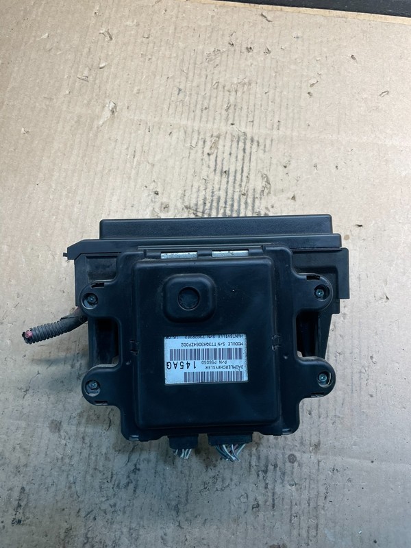 2005 Jeep Grand Cherokee Integrated Power Fuse Box 04839337ac U9408 DG