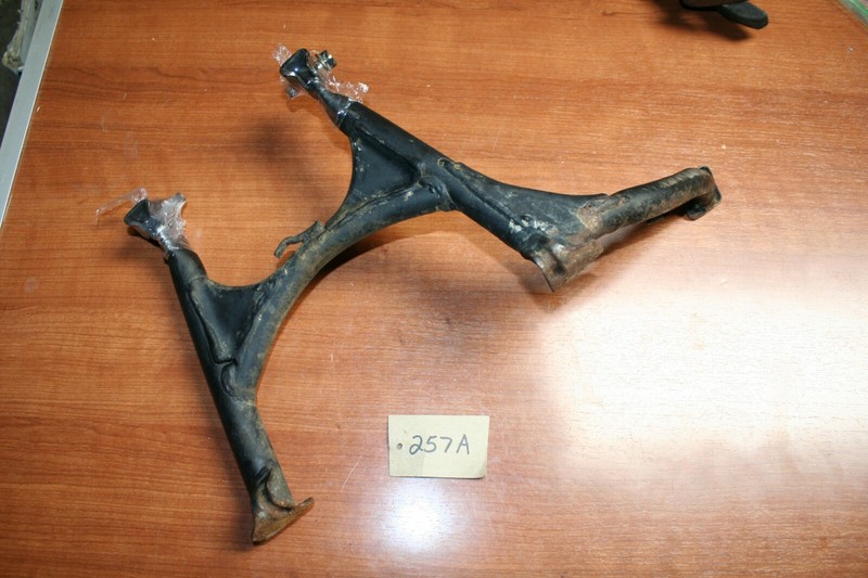 1985 Honda VT500C Shadow Main Stand Kick Stand 50500-MF5-750 OEM 85 F