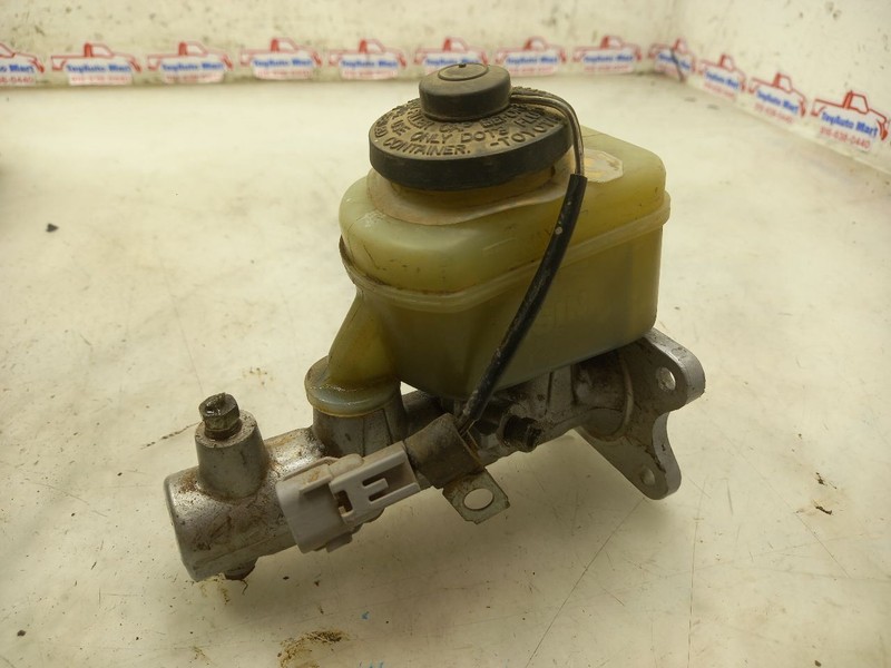 93-98 TOYOTA LAND CRUISER BRAKE MASTER CYLINDER WITH ABS