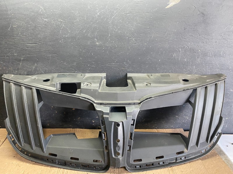 2010 to 2012 Lincoln MKT Grill Grille Support Panel OEMQ0292 DG