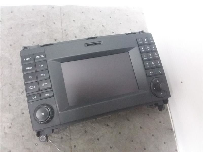 Radio Receiver With Navigation Fits 16 METRIS 4479002405
