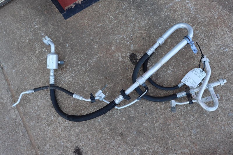 2017-2020 CADILLAC ESCALADE AC AIR CONDITION REFRIGERANT & SUCTION HOSE LINE OEM