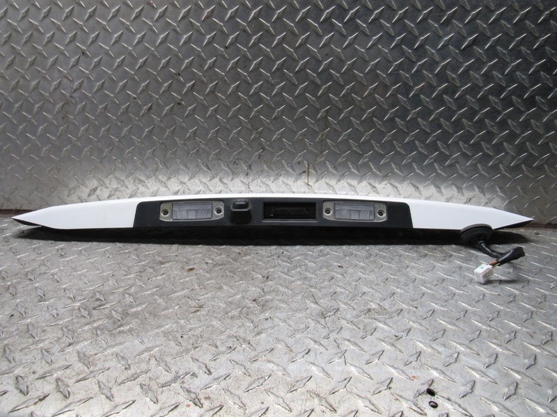 18-21 HYUNDAI KONA TAILGATE HANDLE LICENCE PLATE LIGHTS LUNA WHITE SAW w/ CAMERA