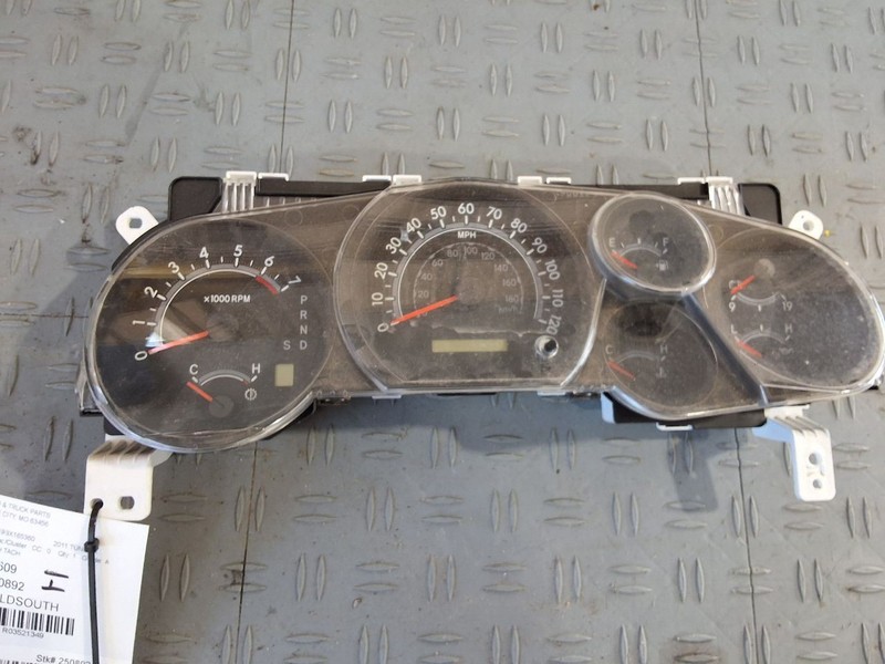 Speedometer Cluster MPH 8 Cylinder With Tow Pkg Fits 11 TUNDRA 3521349