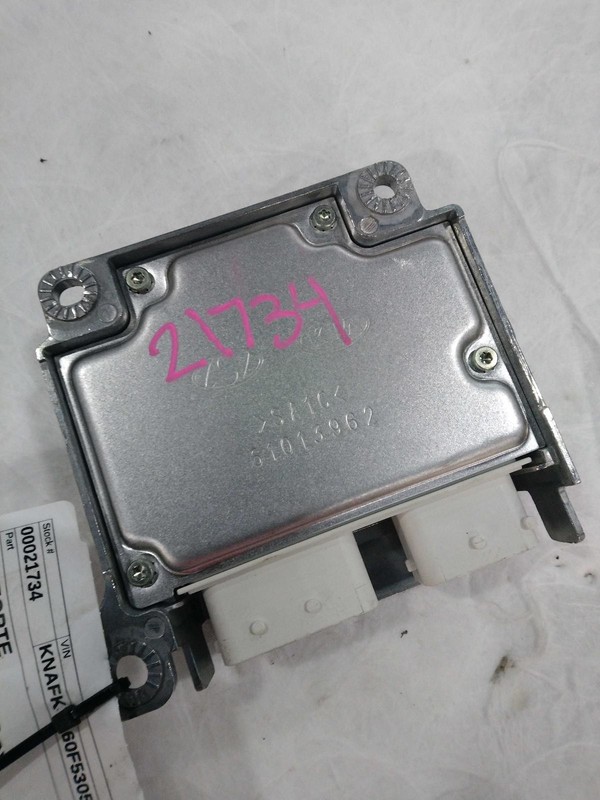 Used Air Bag Module fits: 2015 Kia Forte Air Bag center console ID 95910A7350 Gr