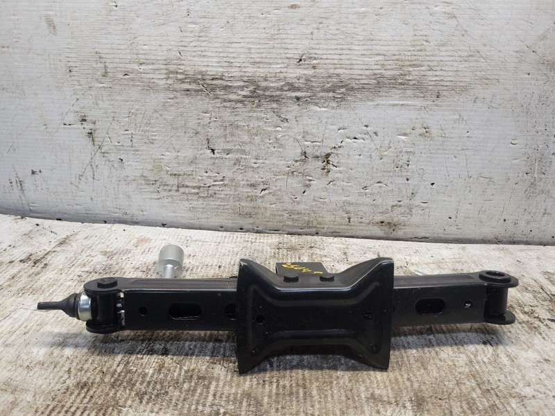 OUTLANDER SPORT 2022 Jack and Tools 1701969