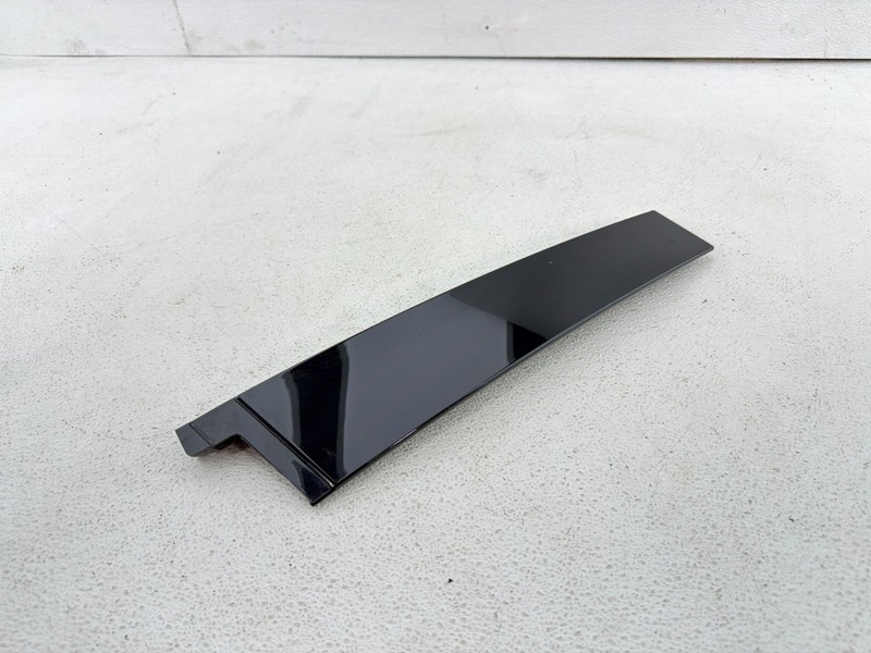 16-24 CHEVROLET MALIBU FRONT LEFT SIDE EXTERIOR DOOR MOLDING OEM