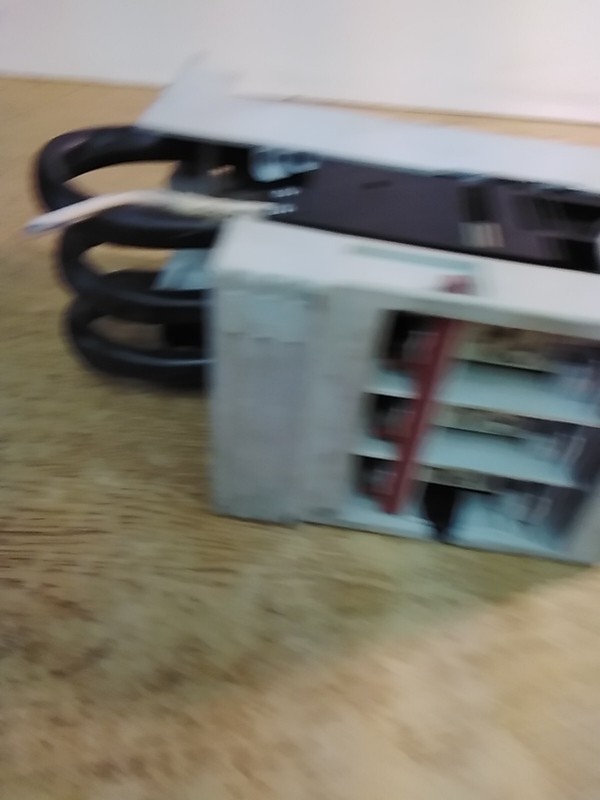 Rittal SV 3431.000 Fuse Holder W/ 3 Fuses 5NHG000B And Rittal SV 9320.050 Busbar