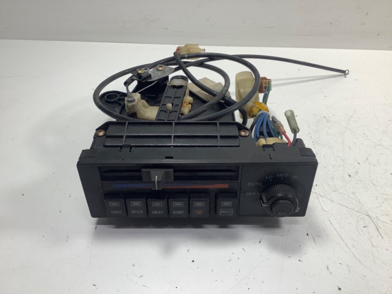 84-85 Honda Accord 4 Door Climate Control Assembly 39330-SA6-661 OEM