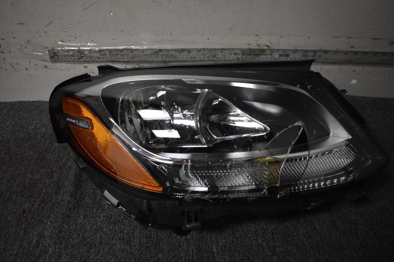 2015-2018 MERCEDES BENZ C CLASS HEADLIGHT RIGHT SIDE FACTORY OEM