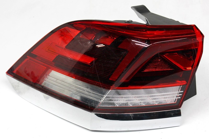 OEM Left Driver Side LED Tail Lamp For 2020-22 VW Atlas Cross Sport 3CM-945-207