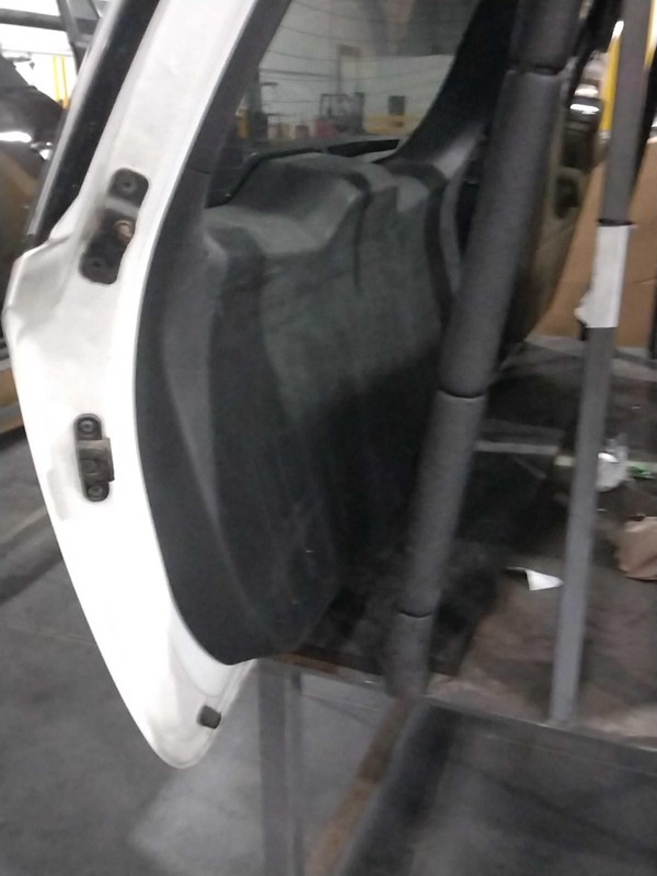 Used Deck Lid fits: 2015 Chevrolet Equinox w/privacy tint glass opt AKO w/rear v