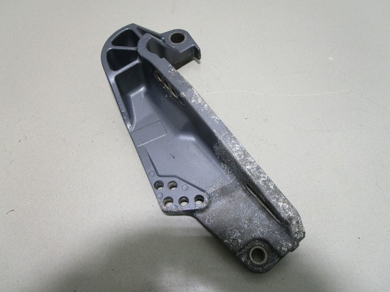 67F-43112-00-4D Yamaha Outboard 75 HP 4 STK Starboard Transom Stern Bracket
