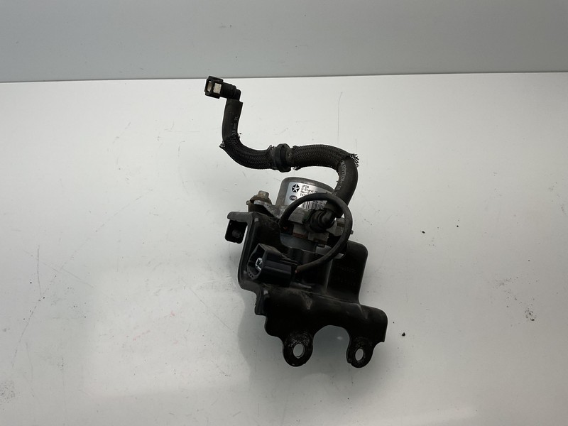 2011-2023 CHRYSLER 300 POWER BRAKE BOOSTER AIR VACUUM PUMP 4581485AD OEM