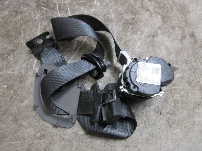 2019-2022 Chevy Silverado OEM Rear Right Seat Belt Retractor 84482582