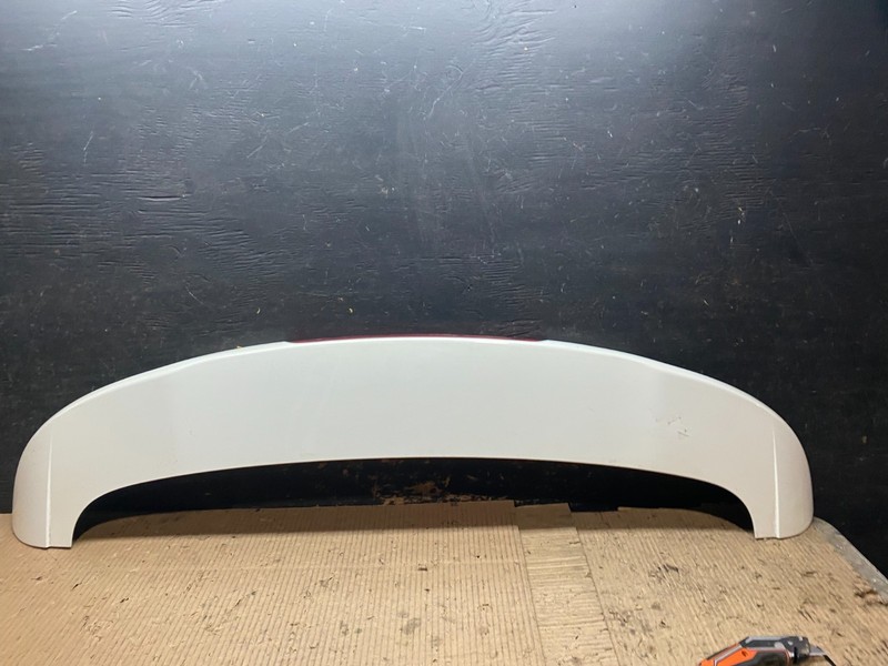 2015 to 2020 Kia Sedona Rear Trunk Spoiler Wing Oem W6091 DG