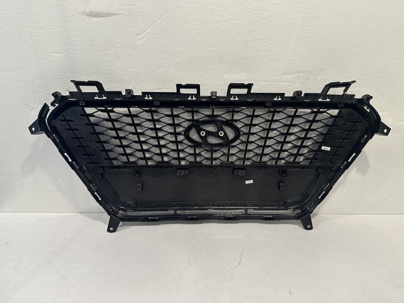 2016-17 Hyundai Sonata Hybrid Front Grille OEM Part# 86519-E6000*****86350-E6100