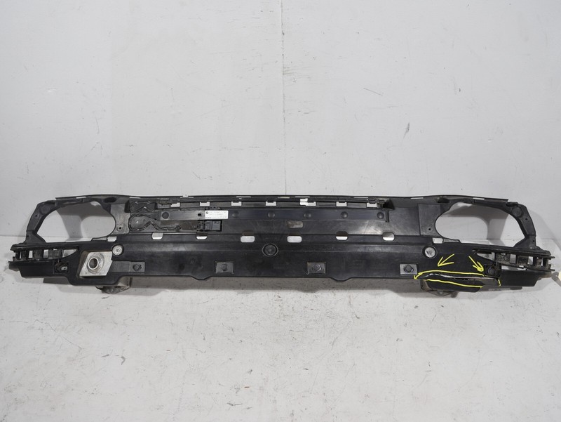 16-19 OEM BMW G11 G12 740 750 REAR BUMPER COVER SUPPORT PLASTİC OEM 66K