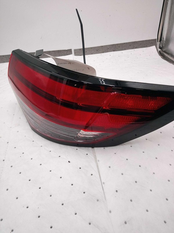 2020 Nissan Sentra Right Tail Light Assembly Black 710820 Used 46K Miles