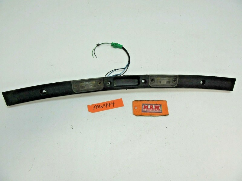 REAR LICENSE PLATE LIGHT TRUNK FINISH PANEL BRACKET for 02 03 04 05 SAAB 9-5
