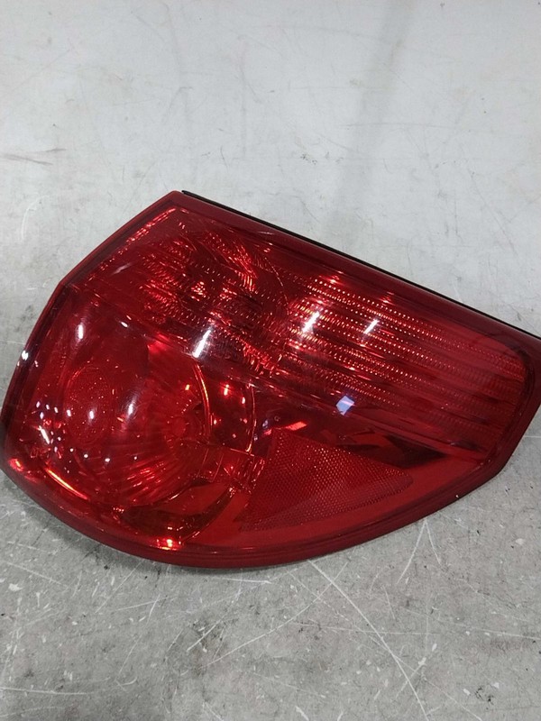 2007 Toyota Sienna Right Blue Tail Light Assembly OEM 586834, 133k Miles