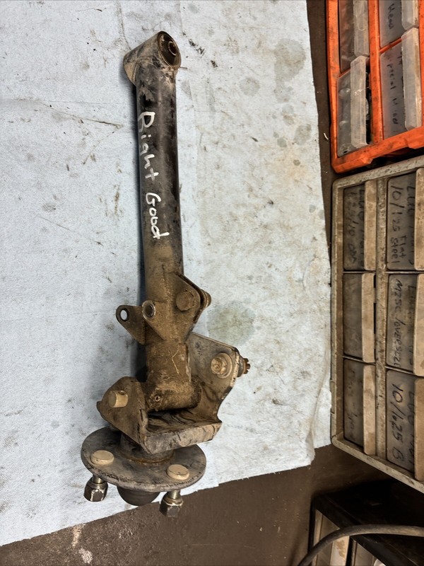 Vintage Yamaha G12 Stroke Golf Cart Right suspension control, arm spindle hub