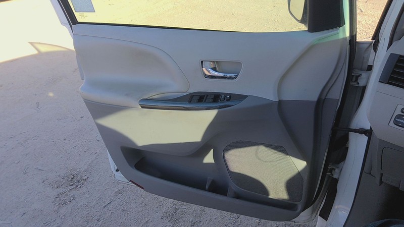 Front Door Trim Panel TOYOTA SIENNA Left 12 13 14 11