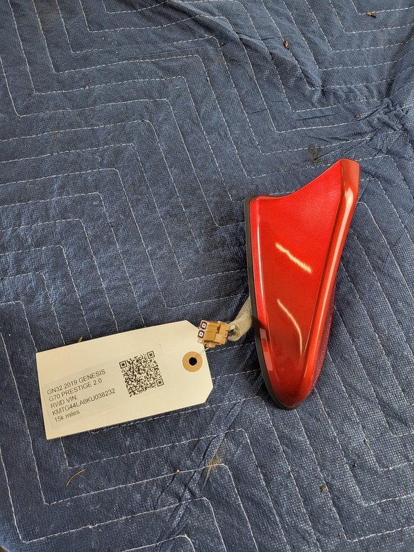 Used Oem GENESIS Roof Fin Shark Antenna 96210-G9200-Z5E for 2019-2021 G70 2.0L