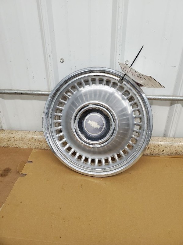 Wheel Cover HubCap Excluding Caprice Fits 71-72 CHEVROLET PASS. 292515