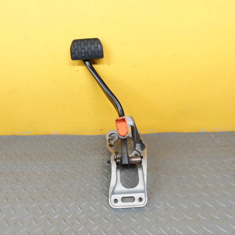 2017-2025 JAGUAR F-PACE Brake Foot Floor Stop Pedal W/ Pad Bracket Hk832450ad