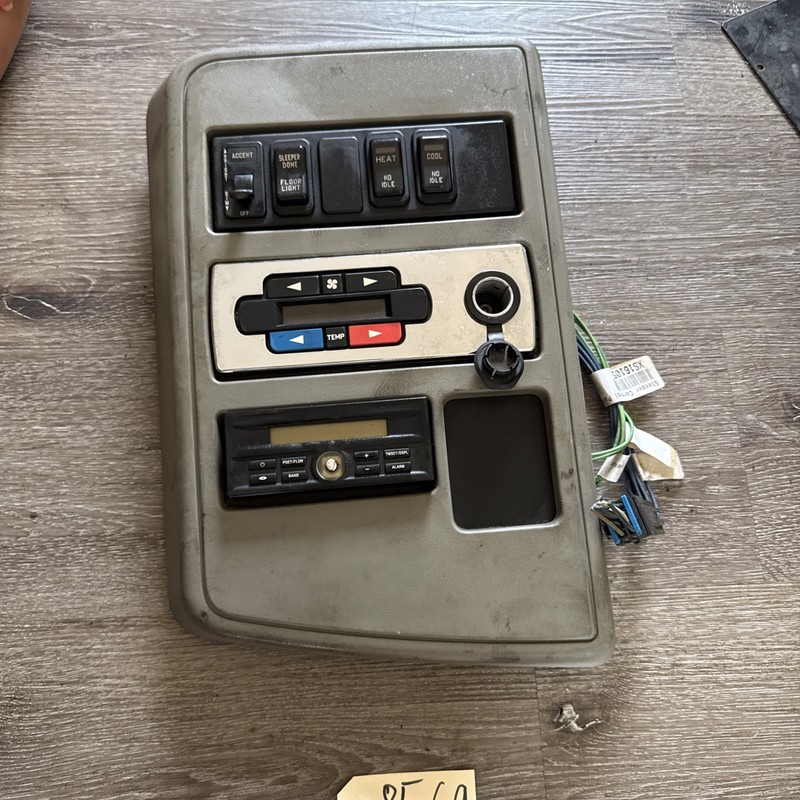 International Sleeper Control Panel - P/N: 2-9466 XS161059