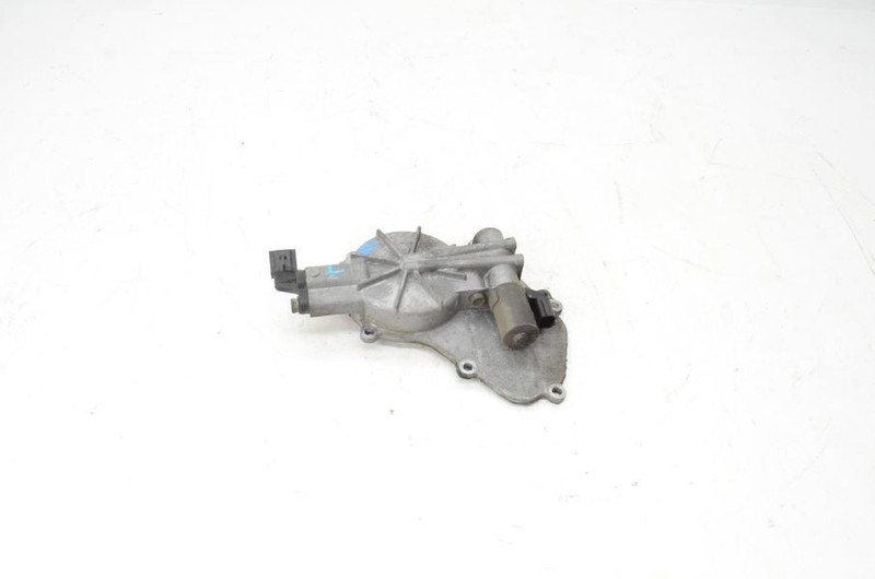 2006-2010 Infiniti M45 Driver Left Side VVT Cylinder Cover