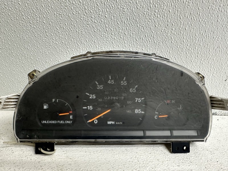 1996-2000 Geo Metro 2DR Cluster Speedometer Gauges Instrument Panel Oem