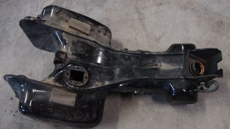1985 Yamaha Venture XVZ1200 XVZ 1200 D Fuel Gas Tank Container Petrol Reservoir