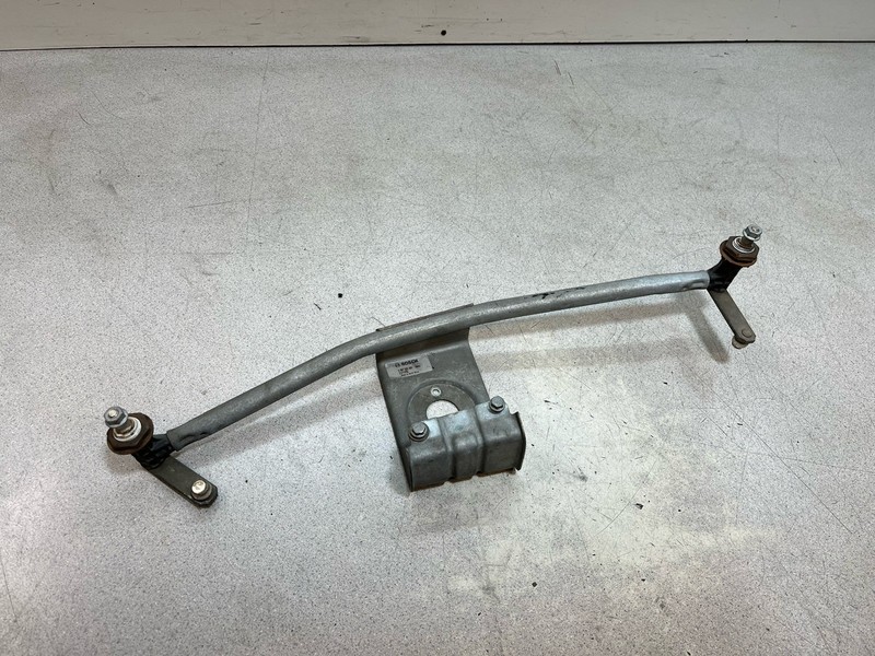 02-06 Dodge Mercedes Sprinter T1N Windshield wiper motor mount frame bracket