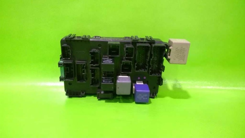 05 COROLLA 1.8L AT SDN FUSE RELAY BOX OEM 3963-7