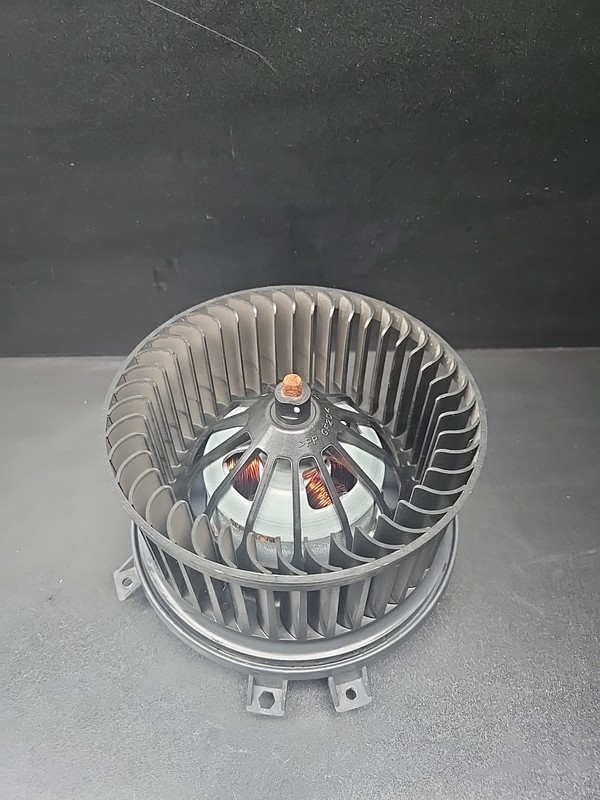 13-19 CADILLAC XTS HVAC HEATING & CONDITIONING BLOWER MOTOR, OEM