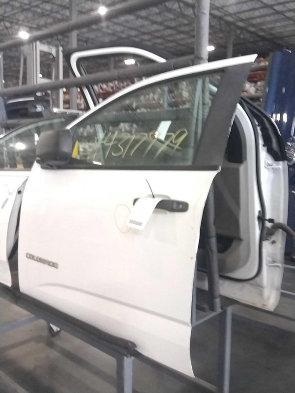 2016 Chevrolet Colorado Left Front Door White 621754 161k Miles Used