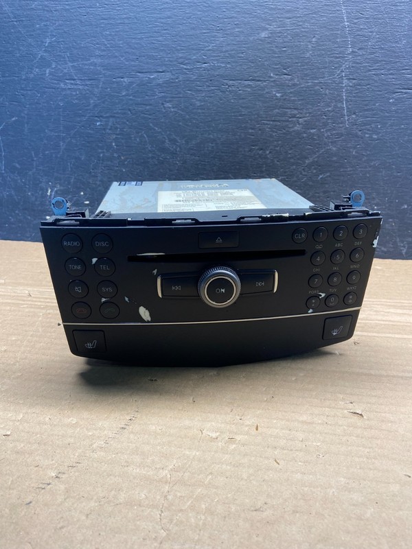 2008-2011 Mercedes W204 C300 C350 Navi Command Radio DVD CD Audio ae4606 DG
